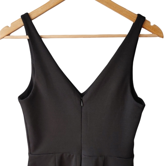 Evereve A New York Black Double V-neck Jumpsuit Size Small - Picture 7 of 9